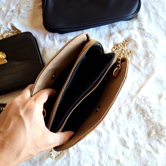 Holiday Purse Black Snake Embossed Goldtone Square Shoulder Crossbody Clutch - Picture 7 of 10